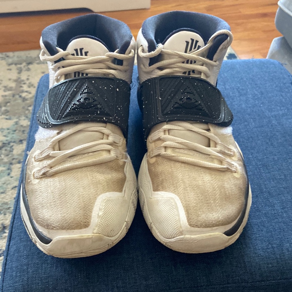 Kyrie 6 ‘Oreo’ Men’s basketball shoe